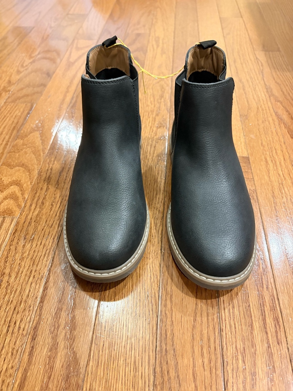 Unisex Chelsea Boots - Classic Slip-On Style Boys size 4 And girls size 5 1/2